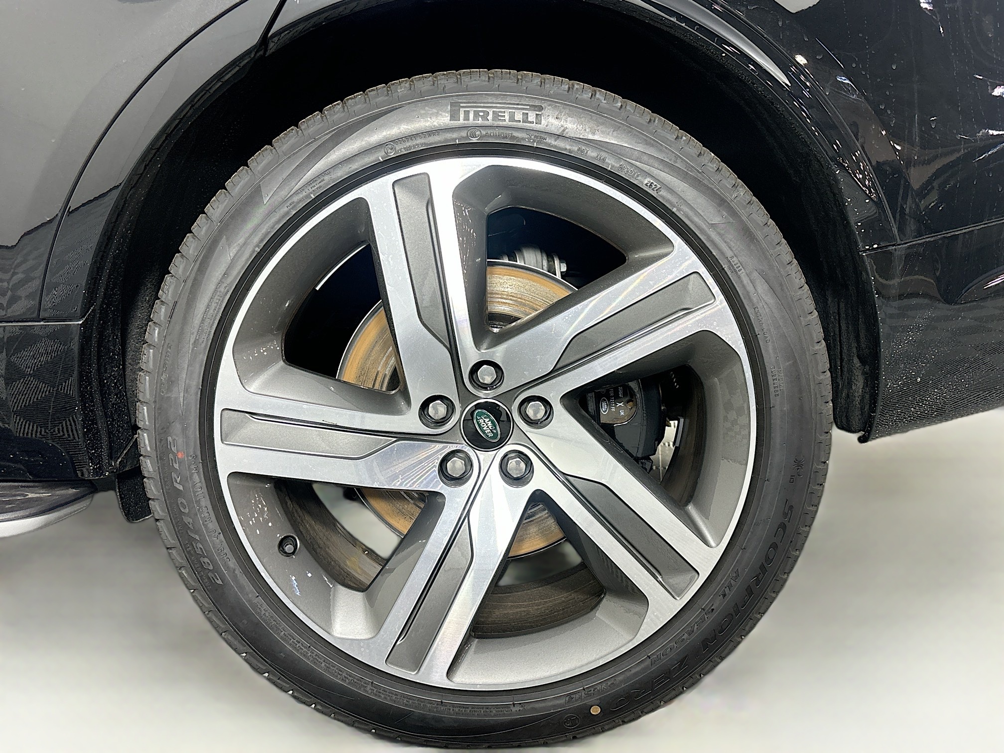 2025 Land Rover Discovery Metropolitan Edition photo 29
