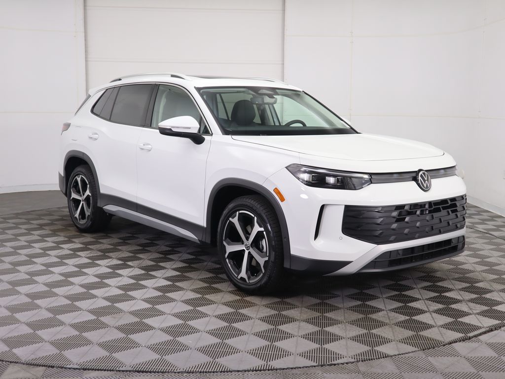2025 Volkswagen Tiguan SE photo 3