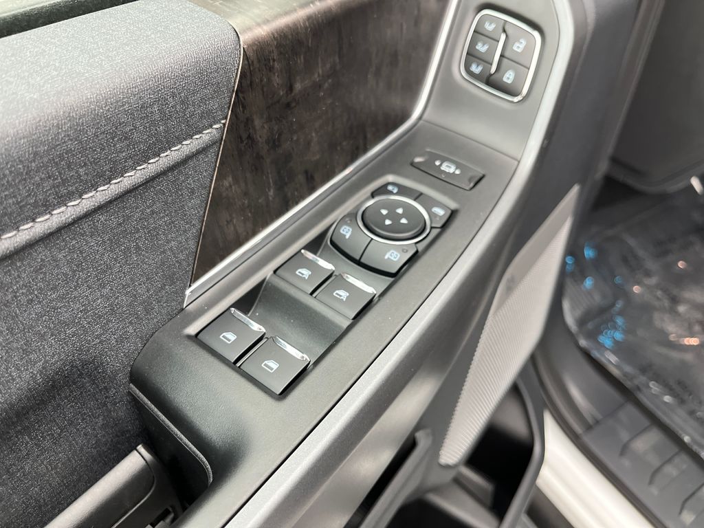 2026 Ford F-350 Lariat photo 10