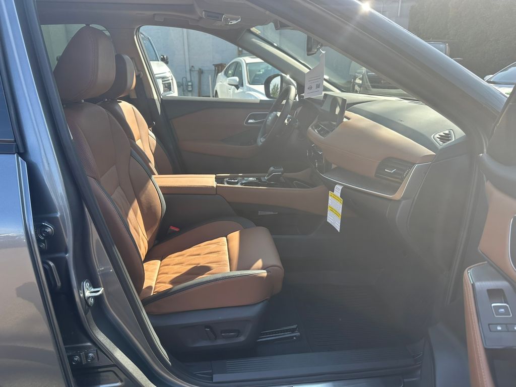 2026 Nissan Rogue Platinum photo 20