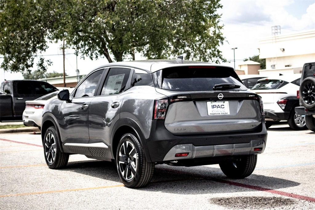 2025 Nissan Kicks SV photo 4