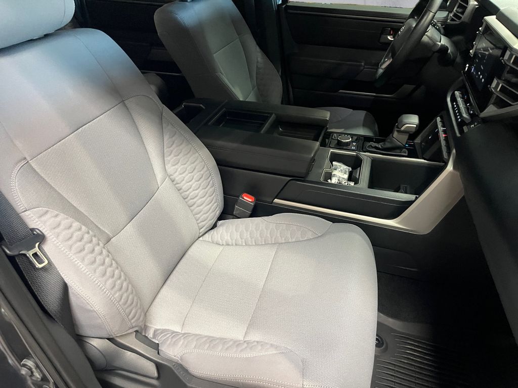 2025 Toyota Tundra SR5 photo 14