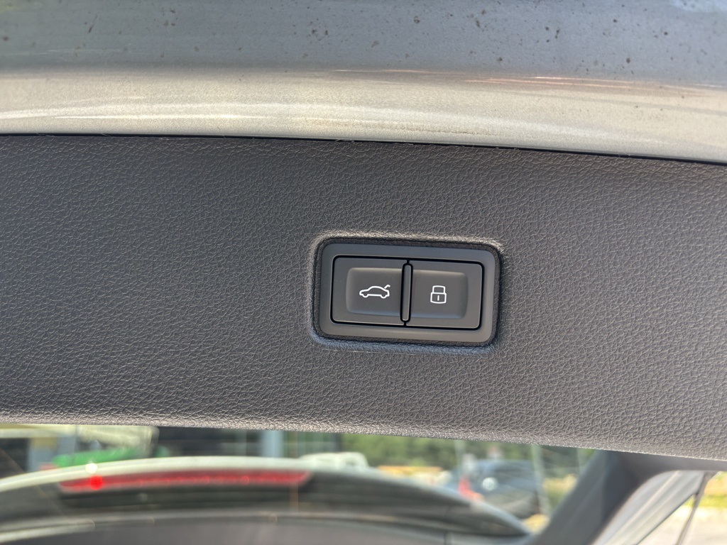 2025 Audi Q7 55 Premium Plus photo 10