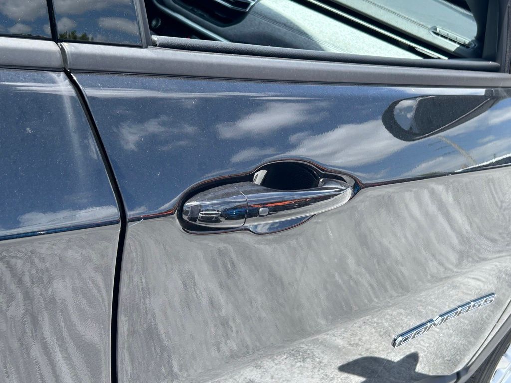 2025 Jeep Compass Latitude photo 20