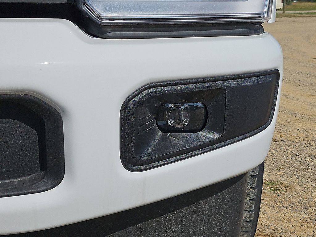2025 Ford F-350 photo 18