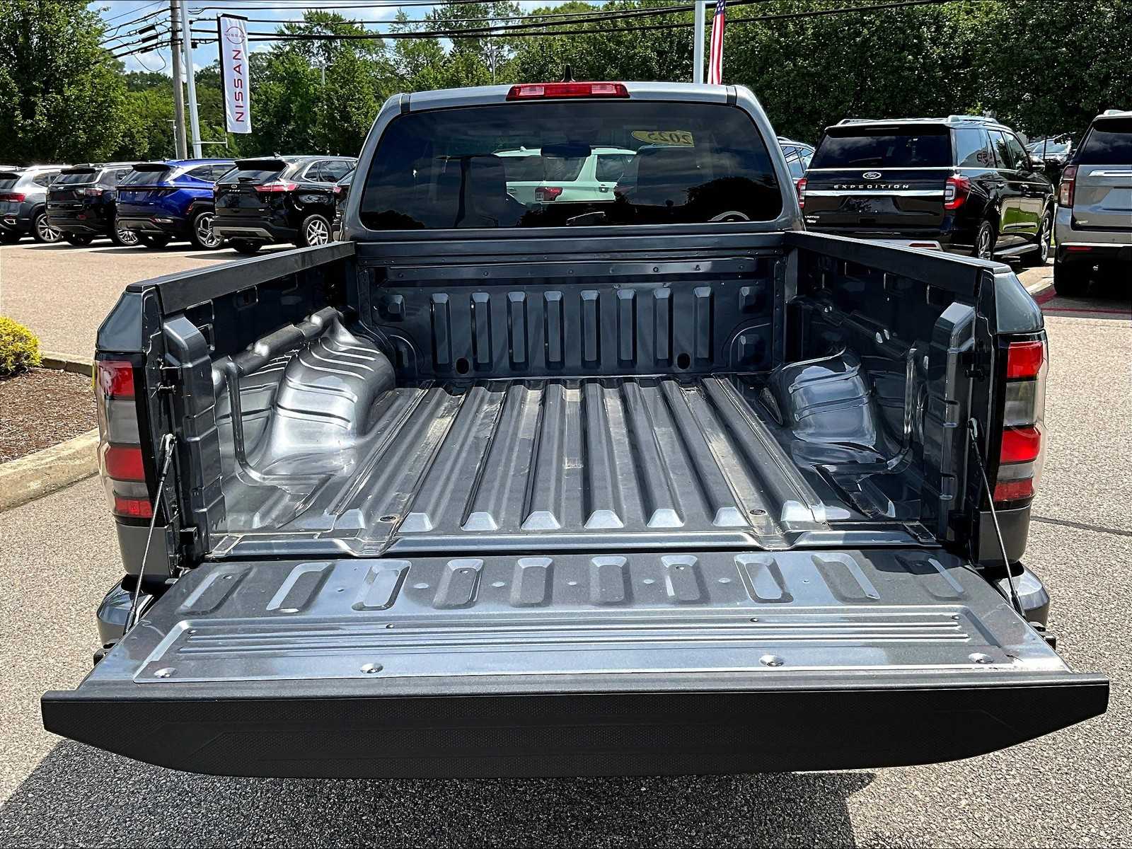 2025 Nissan Frontier SV photo 30