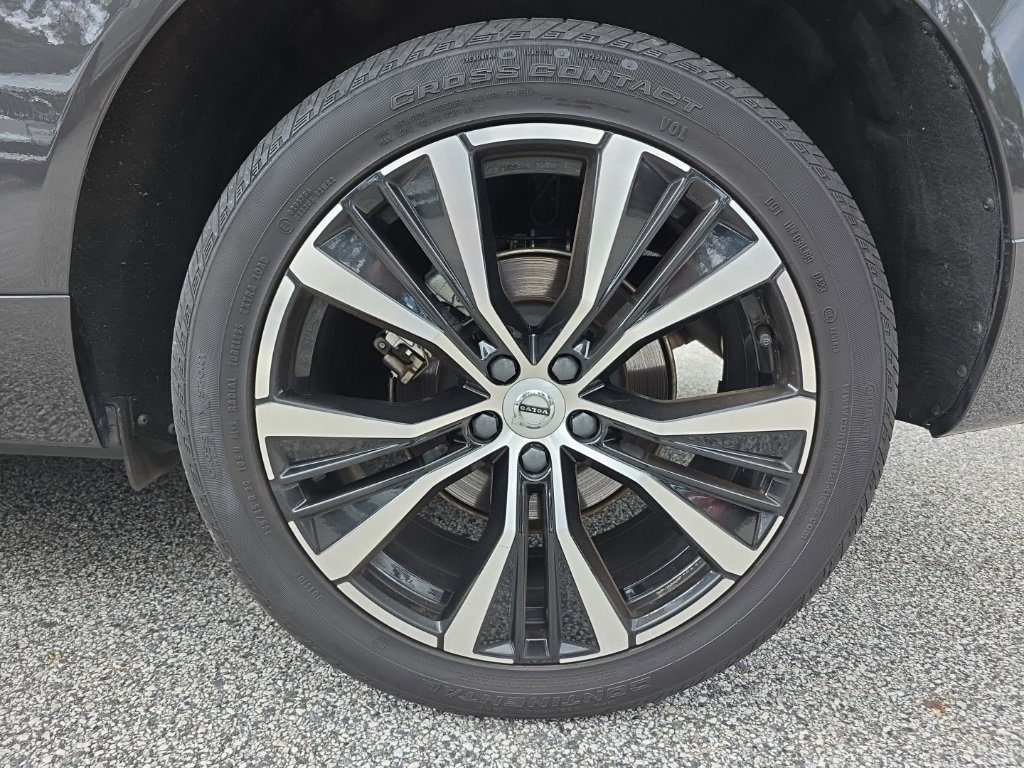 2023 Volvo XC60 B5 Plus photo 18