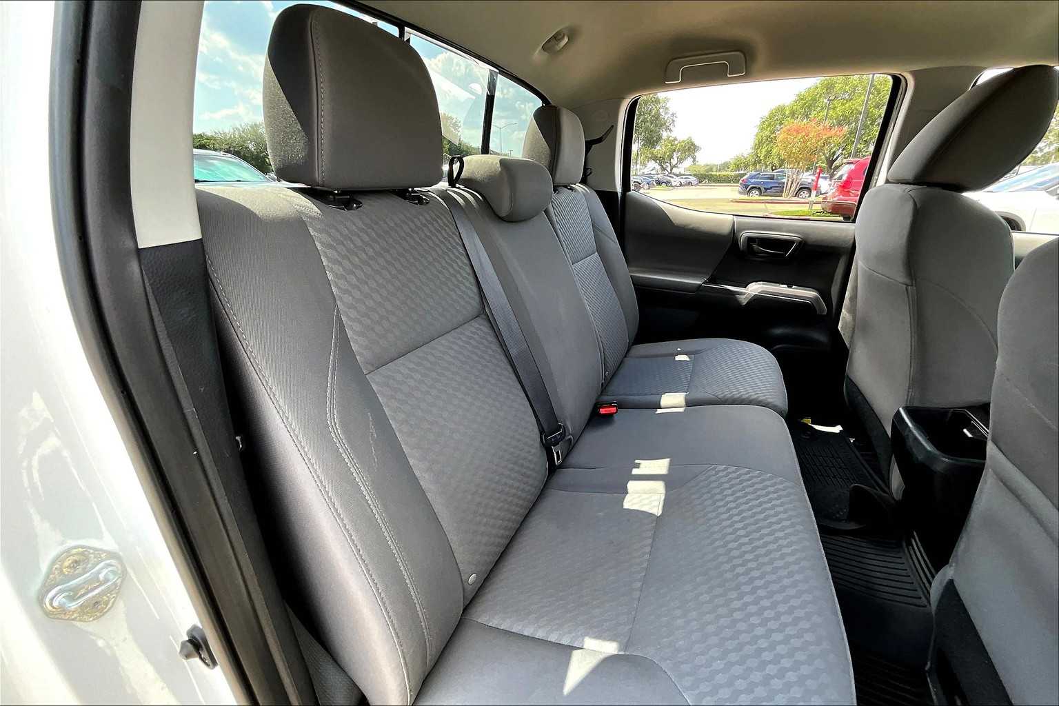 2023 Toyota Tacoma SR5 photo 19