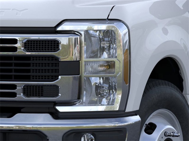 2026 Ford F-350 photo 15