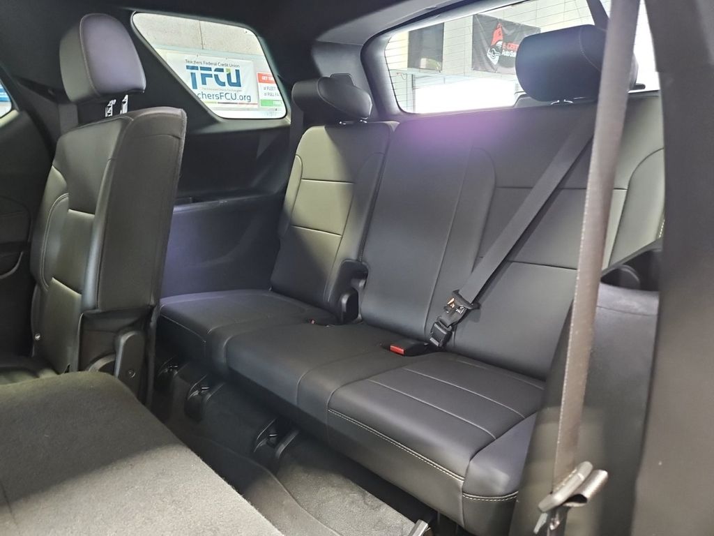 2023 Chevrolet Traverse Leather photo 6