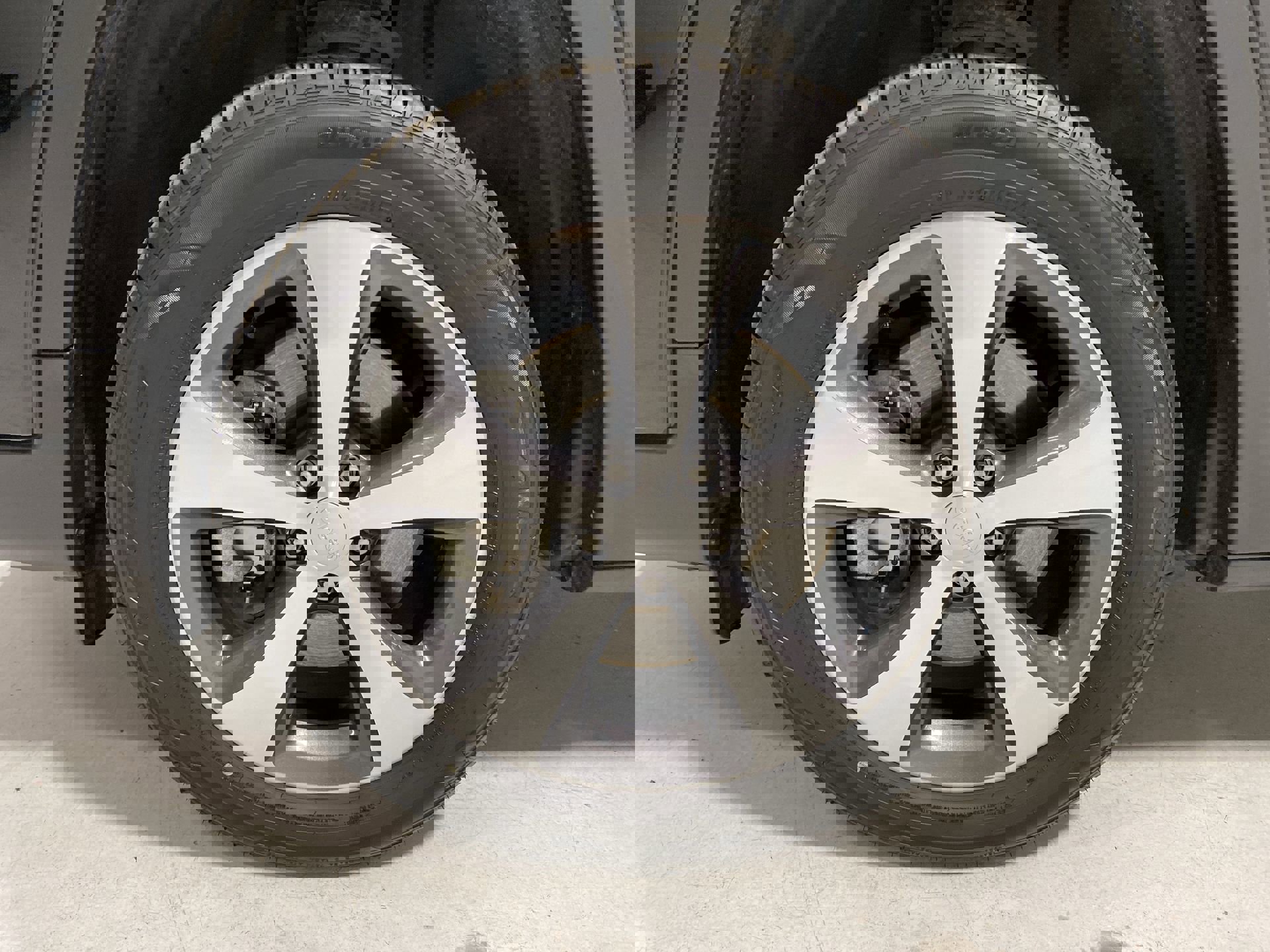 2019 Jeep Cherokee Limited photo 27