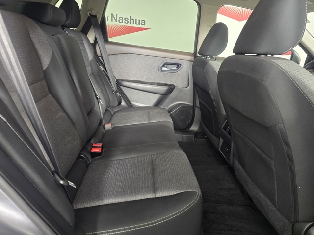 2022 Nissan Rogue SV photo 4