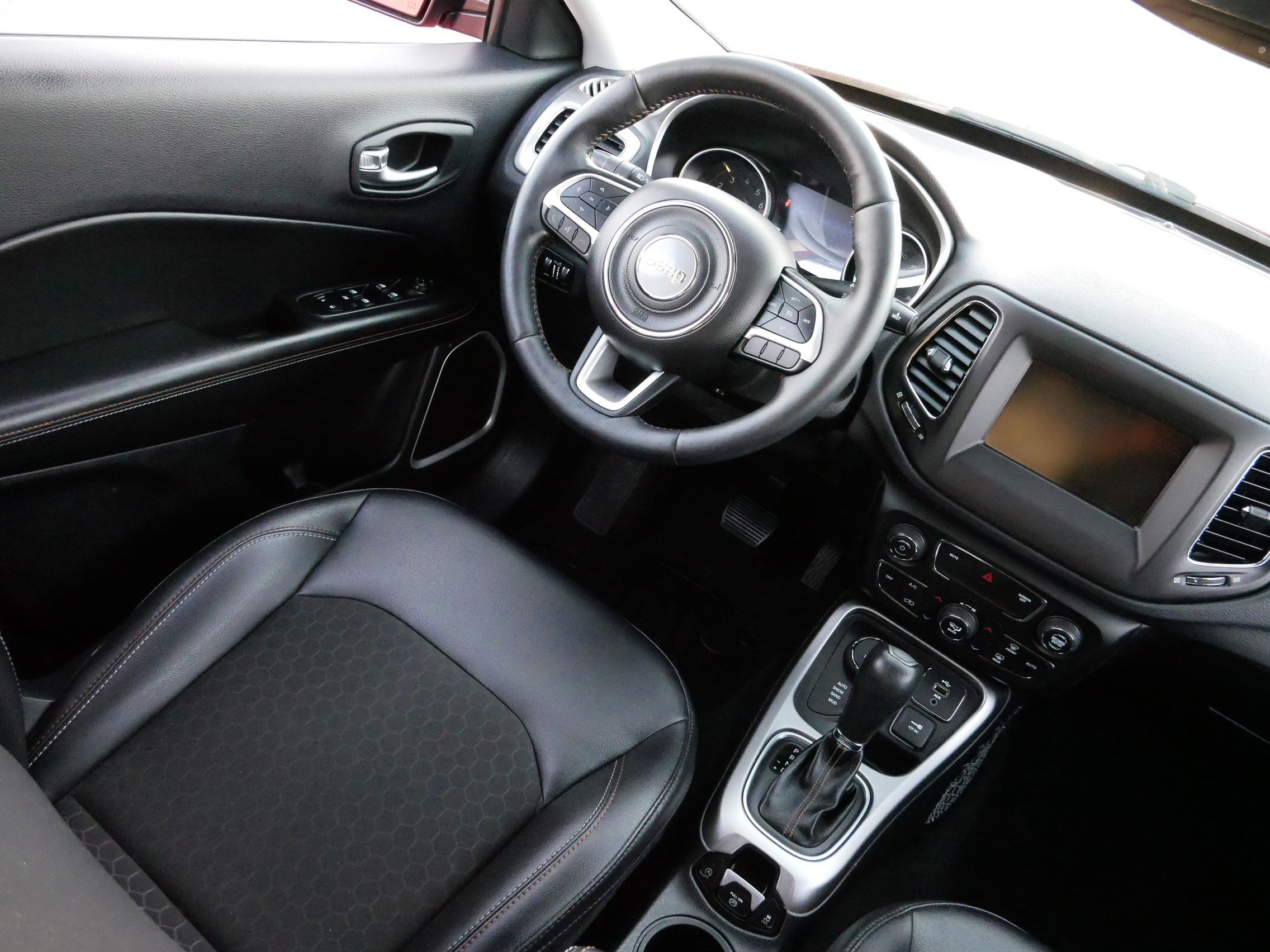 2018 Jeep Compass Latitude photo 9