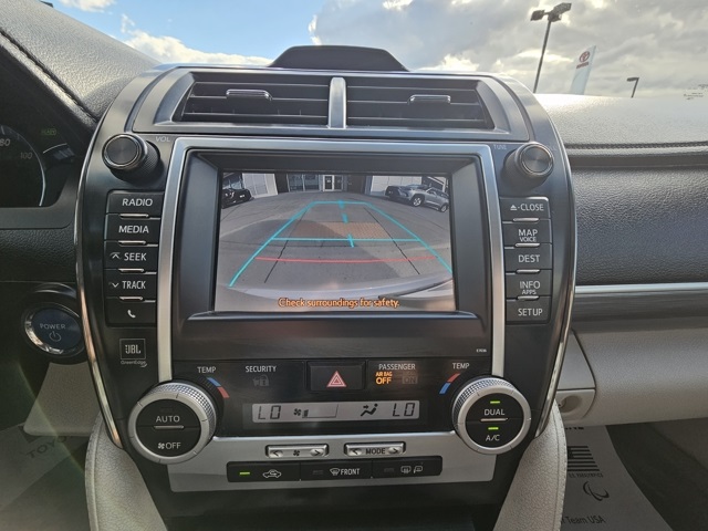2012 Toyota Camry Hybrid XLE photo 14