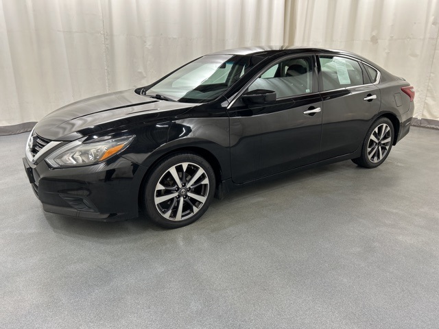 Used 2017 Nissan Altima SR with VIN 1N4AL3AP6HN361598 for sale in Waterbury, CT