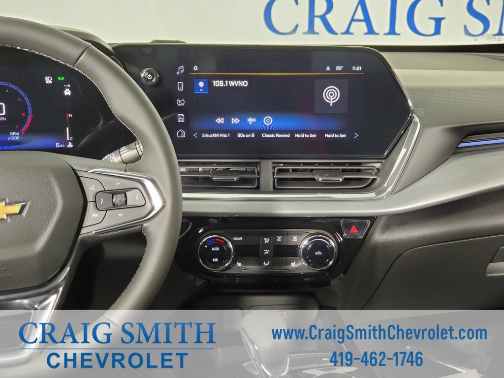 2025 Chevrolet Trax LT photo 3