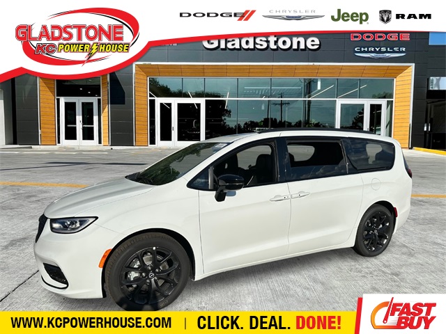 2026 Chrysler Pacifica Limited's photo