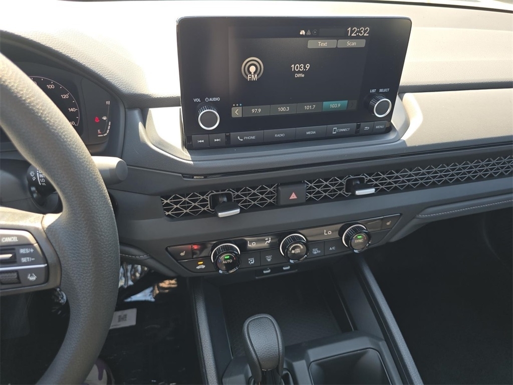 2025 Honda Accord SE photo 22
