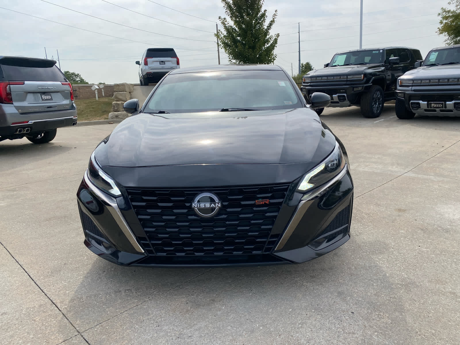 2023 Nissan Altima 2.5 SR photo 2