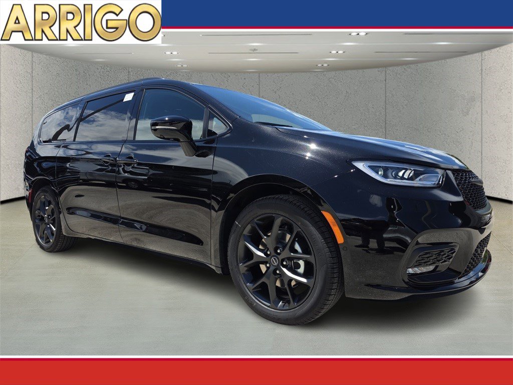 2025 Chrysler Pacifica Limited's photo