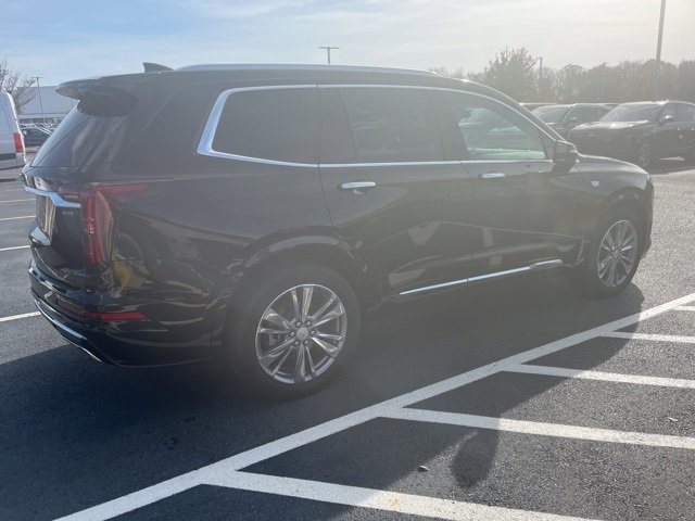 2025 Cadillac XT6 Premium Luxury photo 3