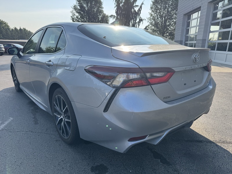 2023 Toyota Camry SE photo 3