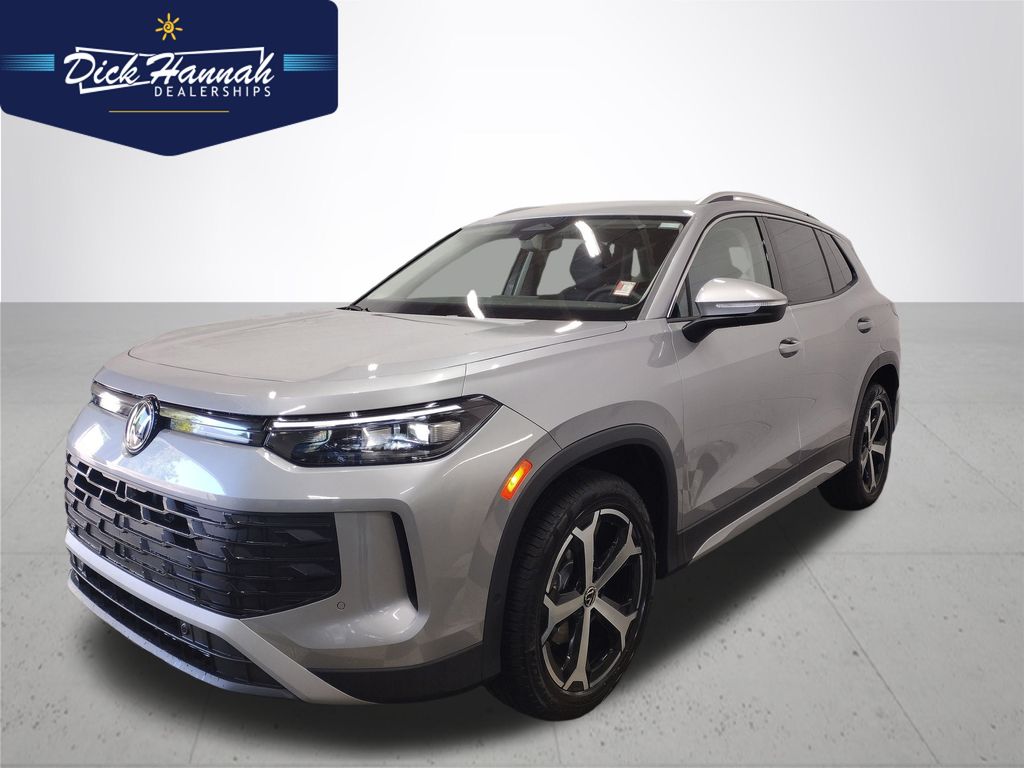 2025 Volkswagen Tiguan SE's photo