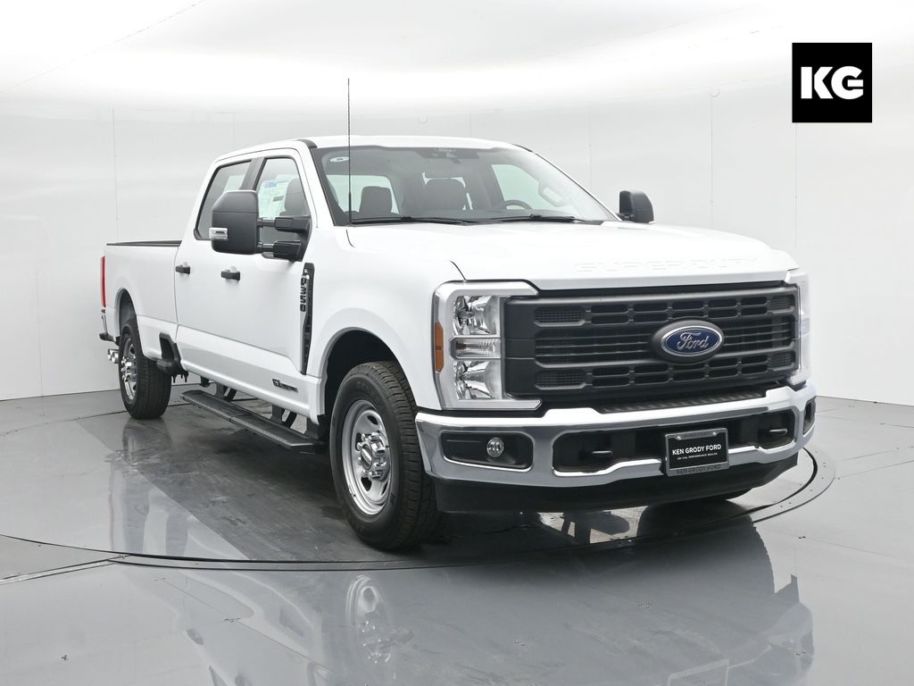 2025 Ford F-350 Super Duty XL's photo