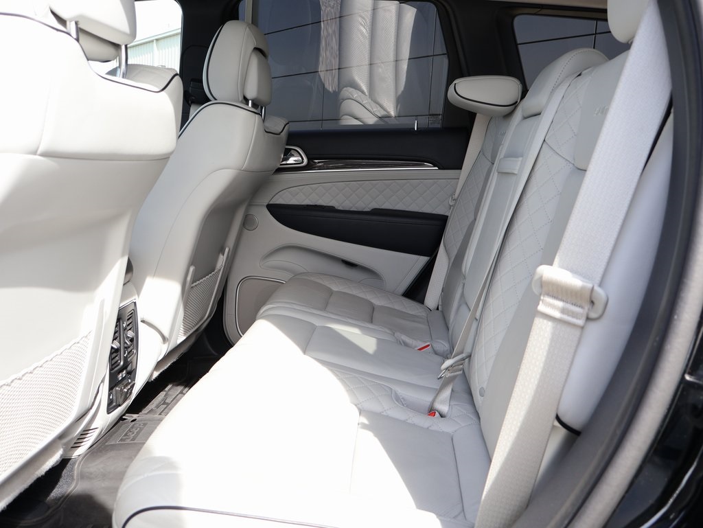 2021 Jeep Grand Cherokee Summit photo 17
