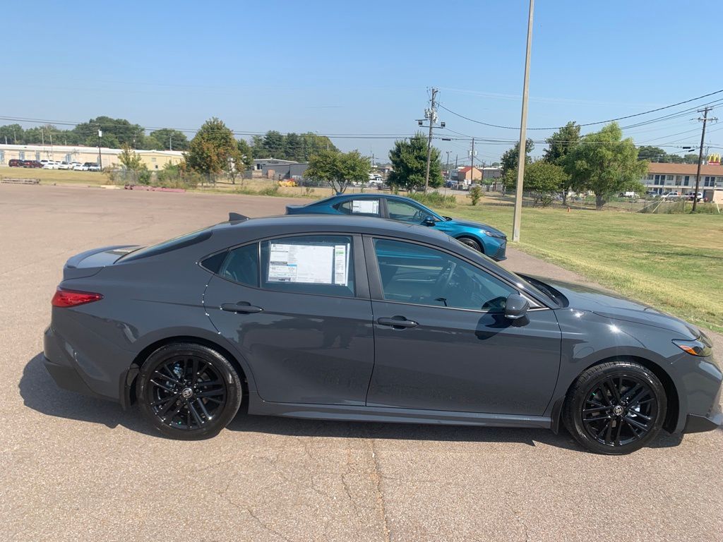 2026 Toyota Camry SE photo 9