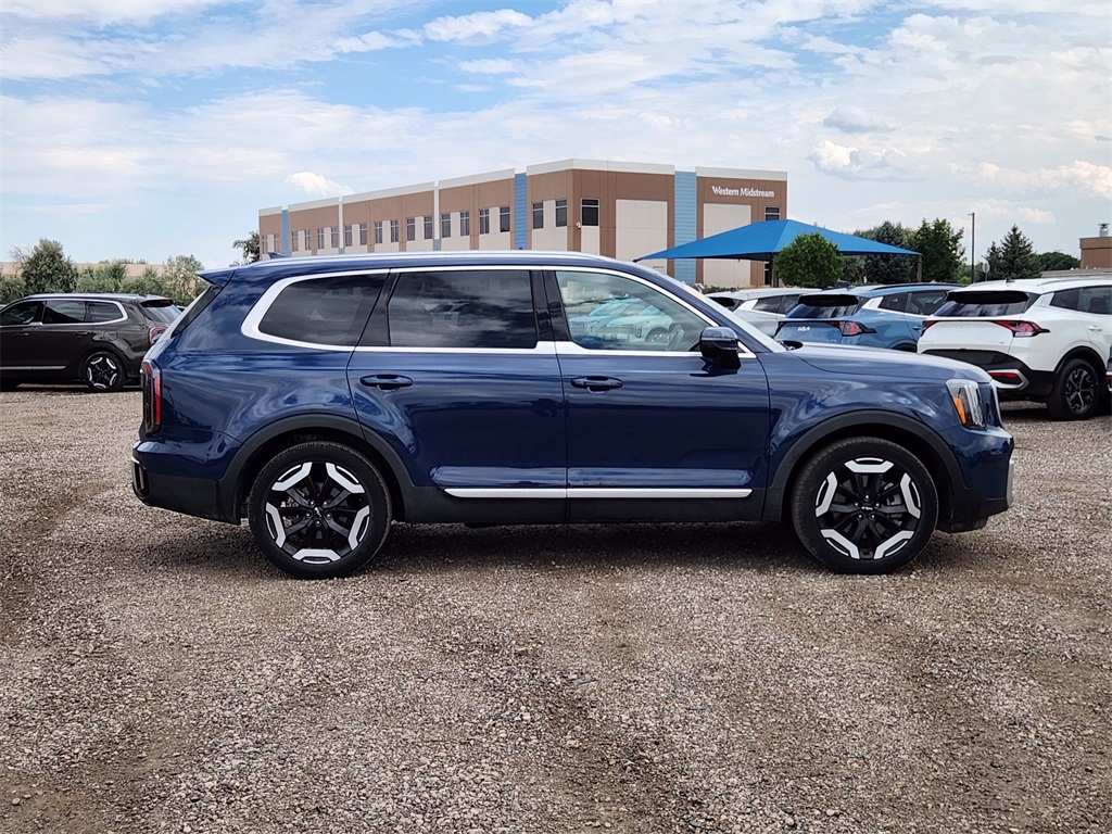 2024 Kia Telluride EX photo 2