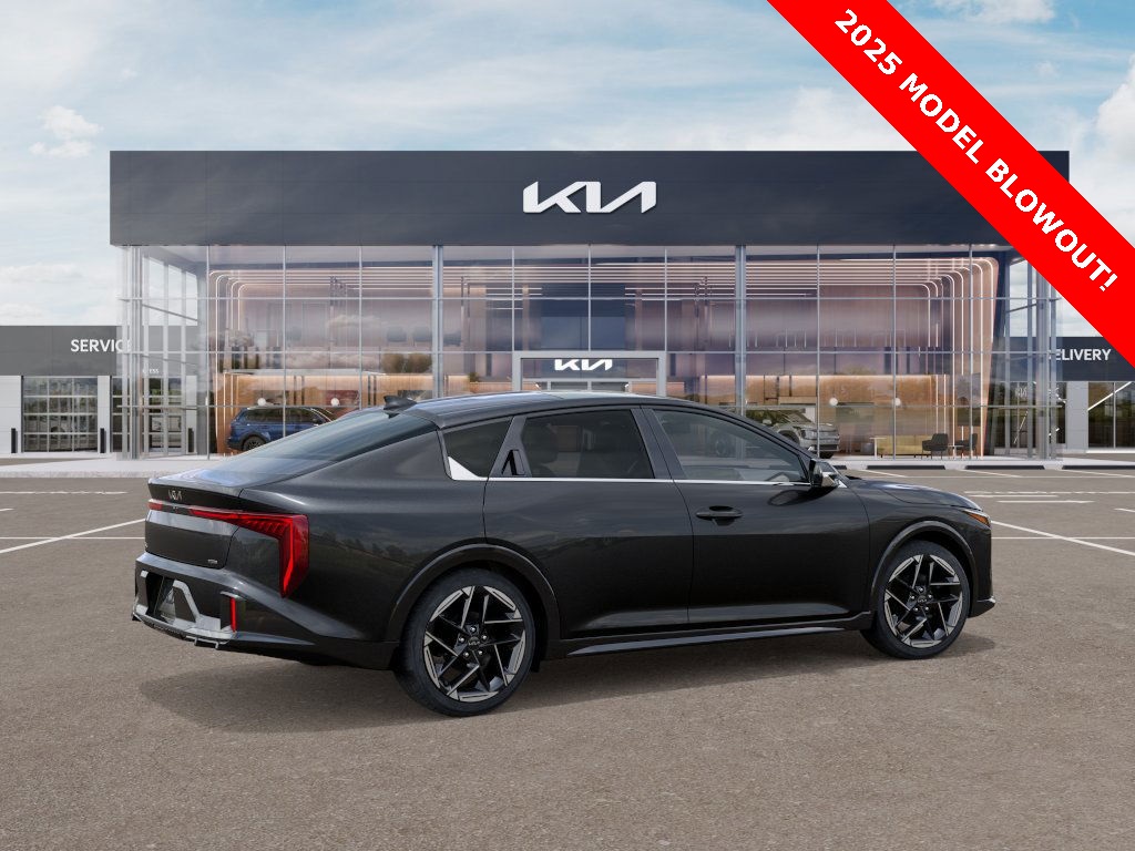 2025 Kia K4 GT-Line photo 4