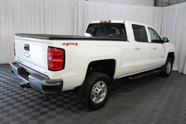 2015 Chevrolet Silverado 2500HD LT photo 6