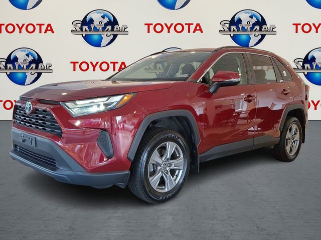 2022 Toyota RAV4 XLE photo 2