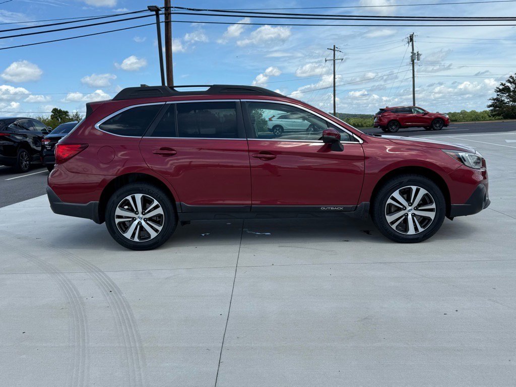 2018 Subaru Outback Limited photo 3