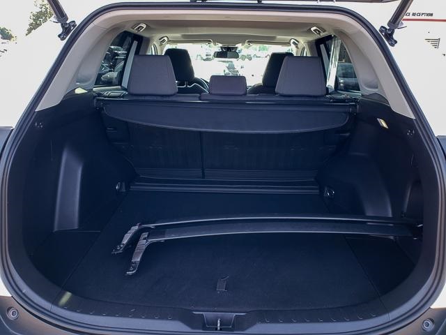 2022 Toyota RAV4 XLE photo 17