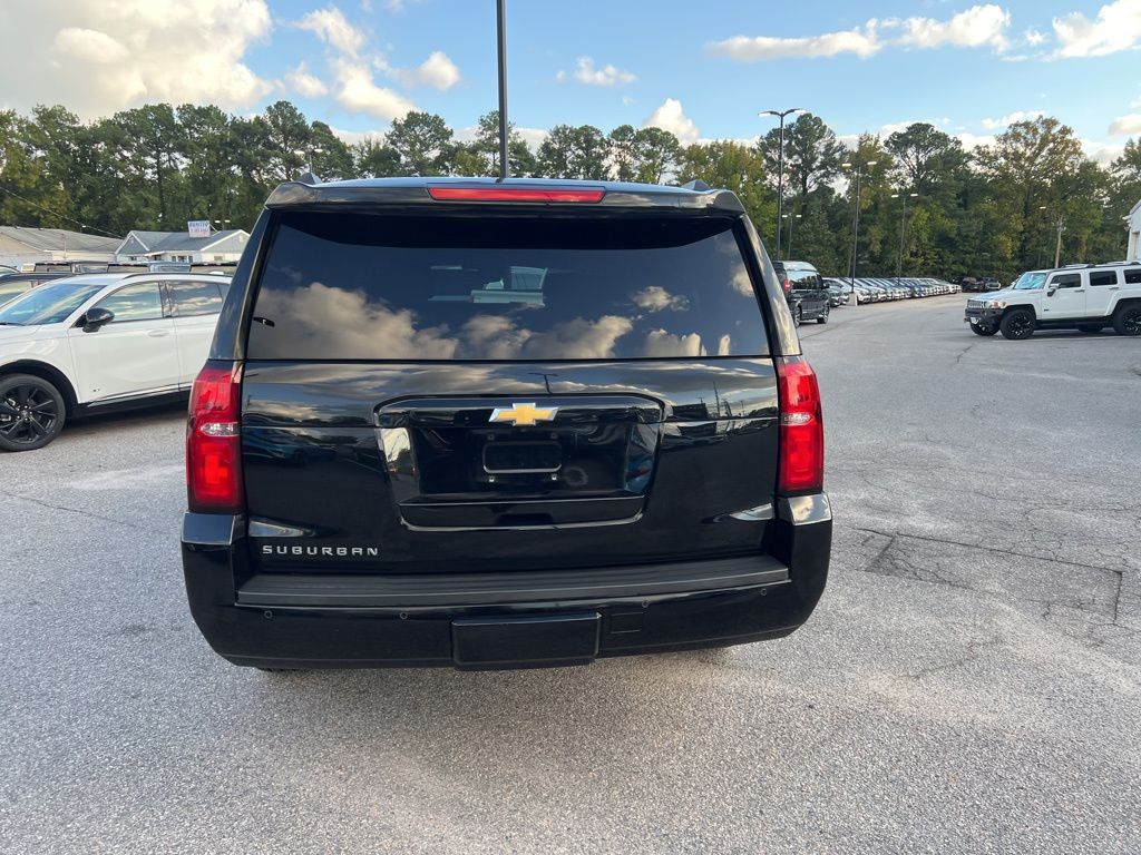 2019 Chevrolet Suburban LT photo 3