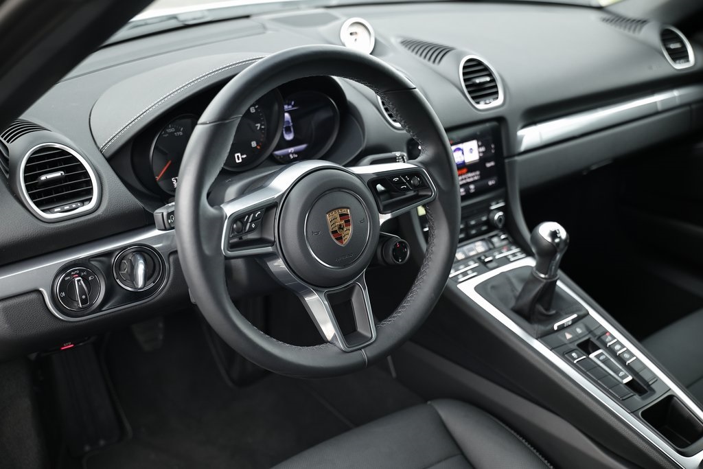 2024 Porsche Boxster photo 4