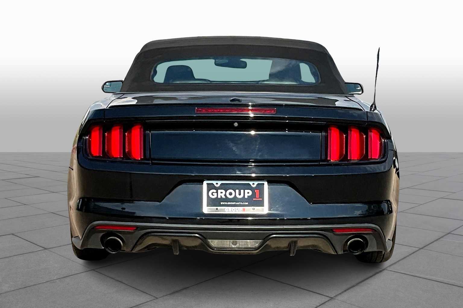 2016 Ford Mustang Convertible photo 4