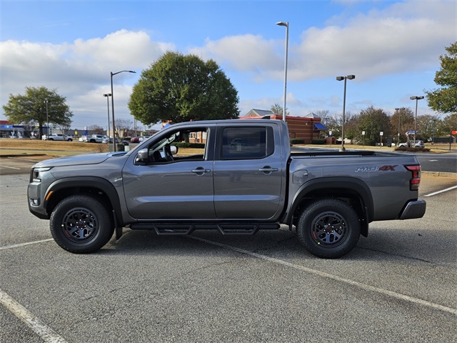 2026 Nissan Frontier PRO-4X photo 3