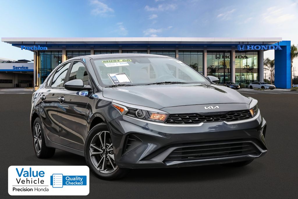 2023 Kia Forte LXS's photo