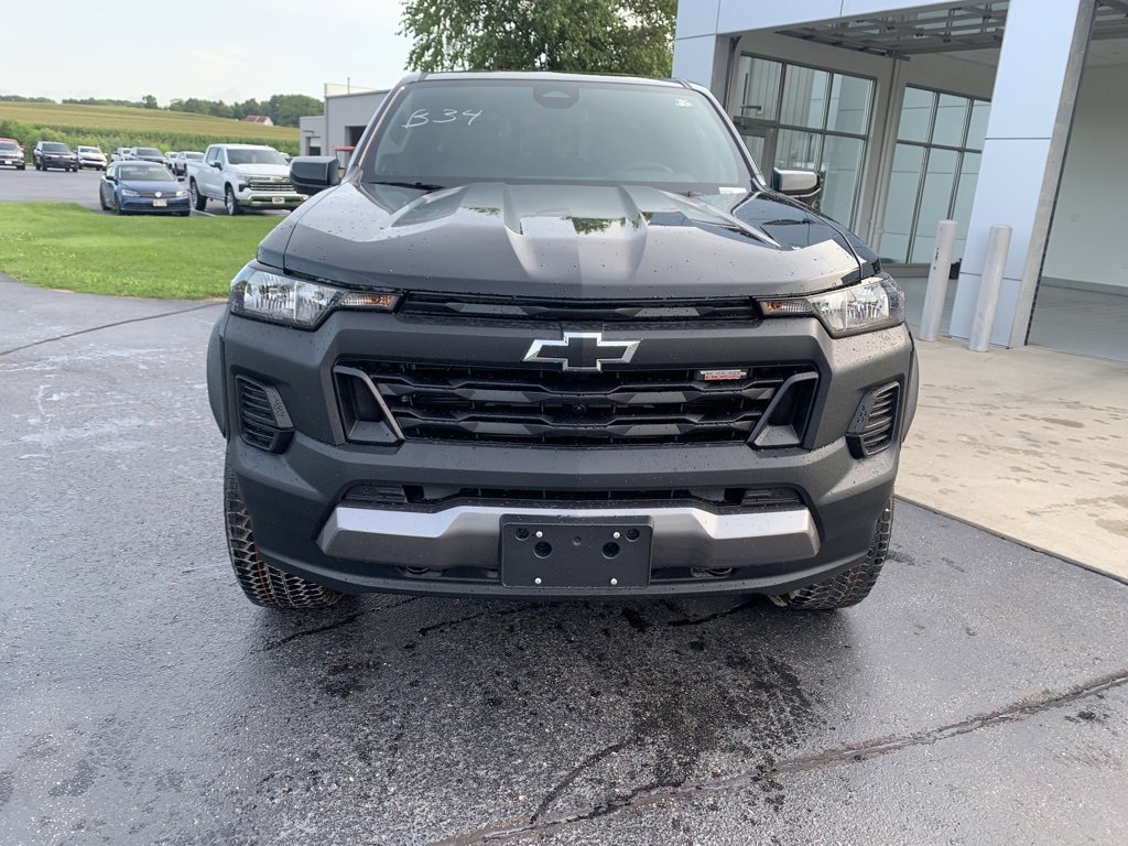 2026 Chevrolet Colorado Trail Boss photo 2