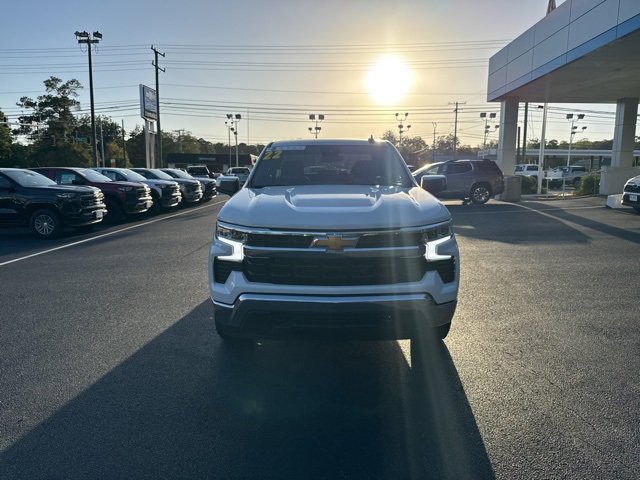 2022 Chevrolet Silverado 1500 LT photo 2