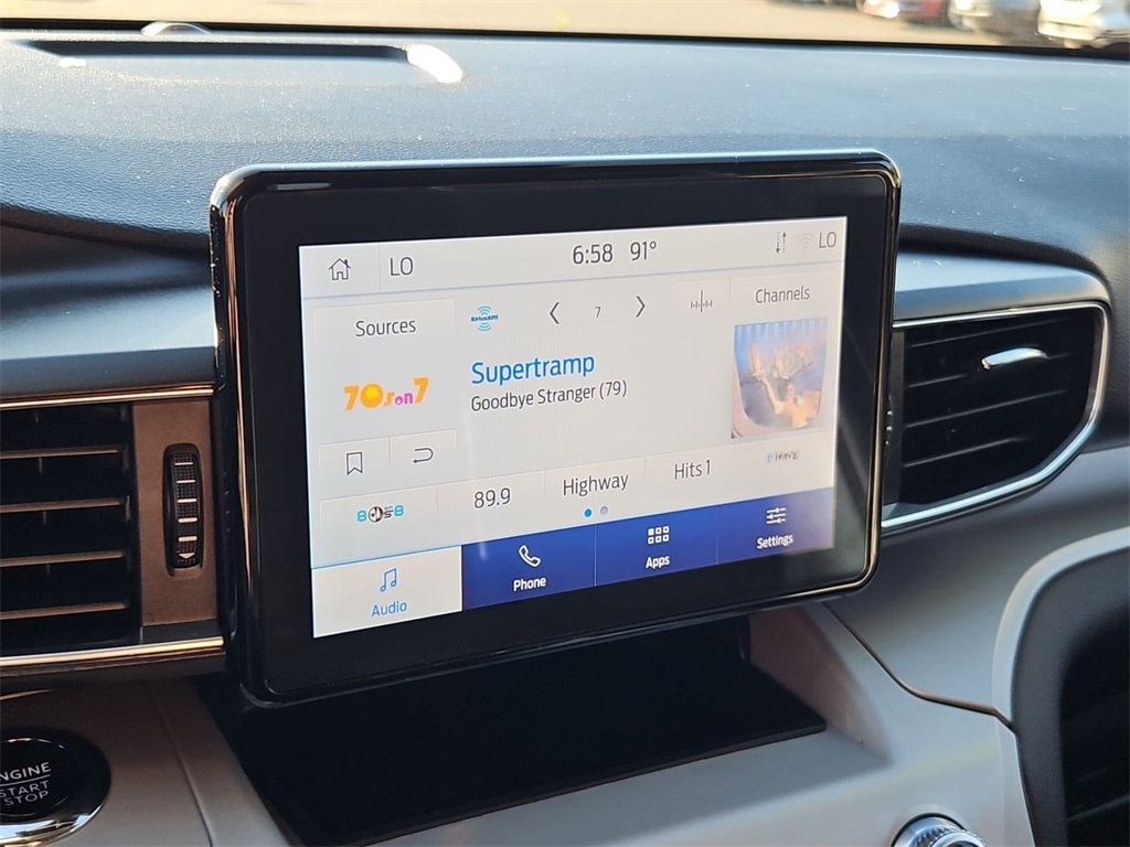 2024 Ford Explorer XLT photo 19