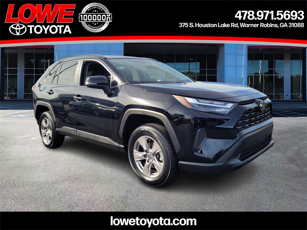 2023 Toyota RAV4 XLE's photo