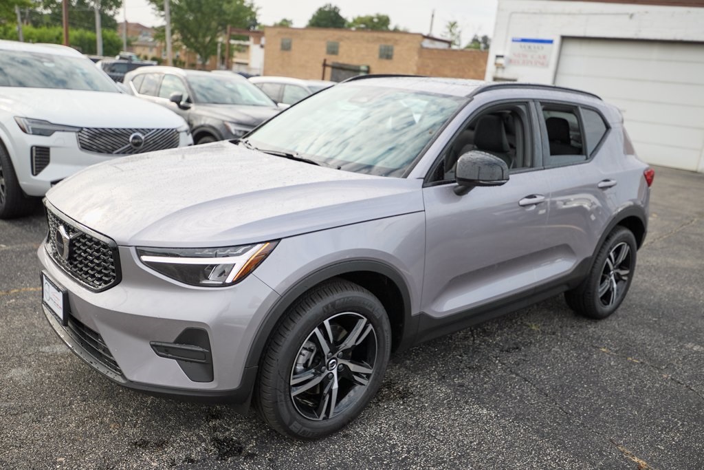 2026 VOLVO XC40 - Image 5