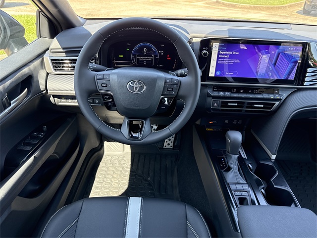 2025 Toyota Camry SE photo 14