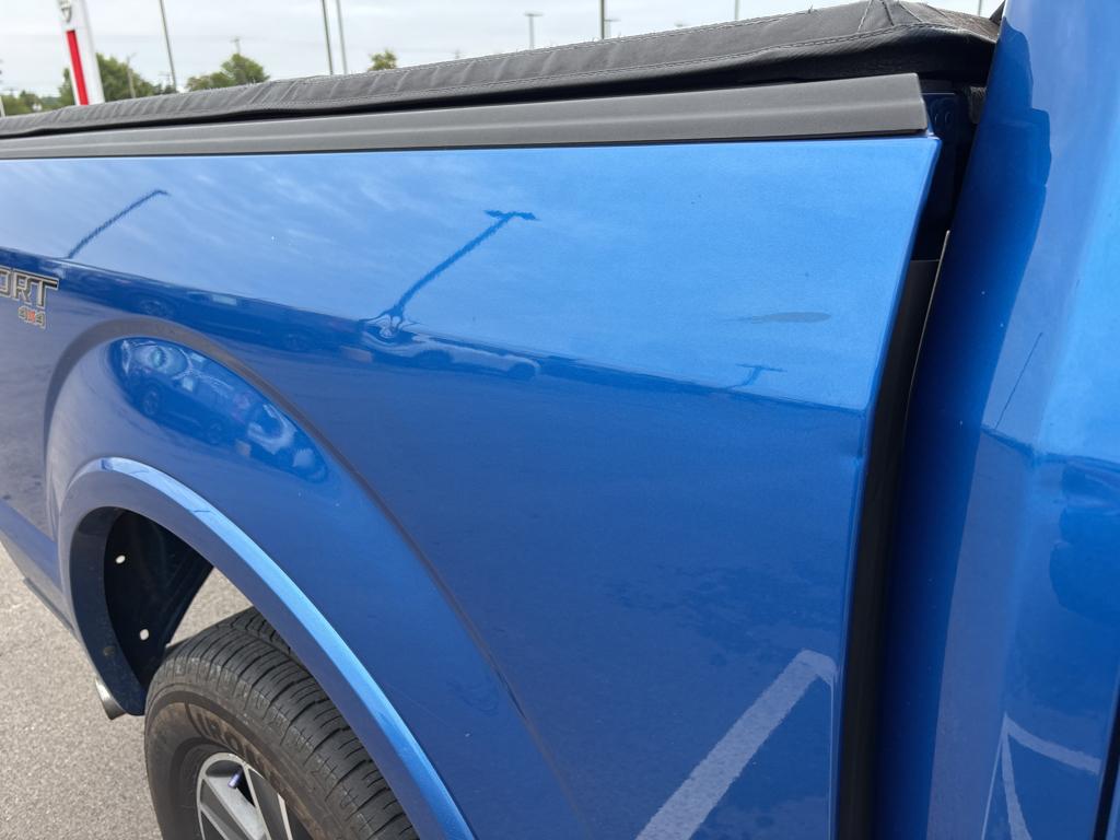 2015 Ford F-150 XLT photo 2