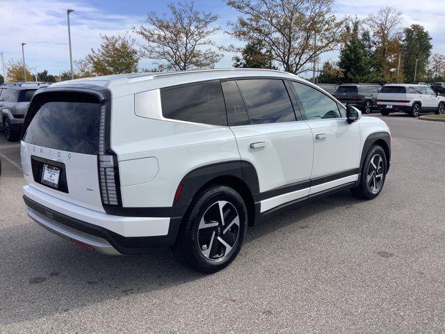 2026 Hyundai Ioniq SE photo 4