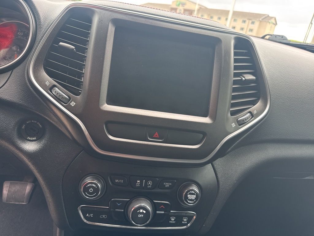 2020 Jeep Cherokee Trailhawk photo 11